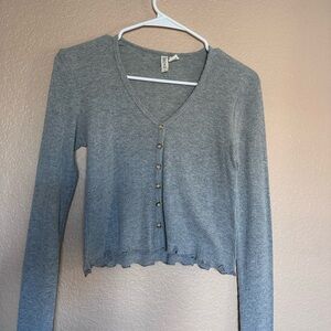 Sky and Sparrow Gray Button-Down Cropped Long Sleeve Top